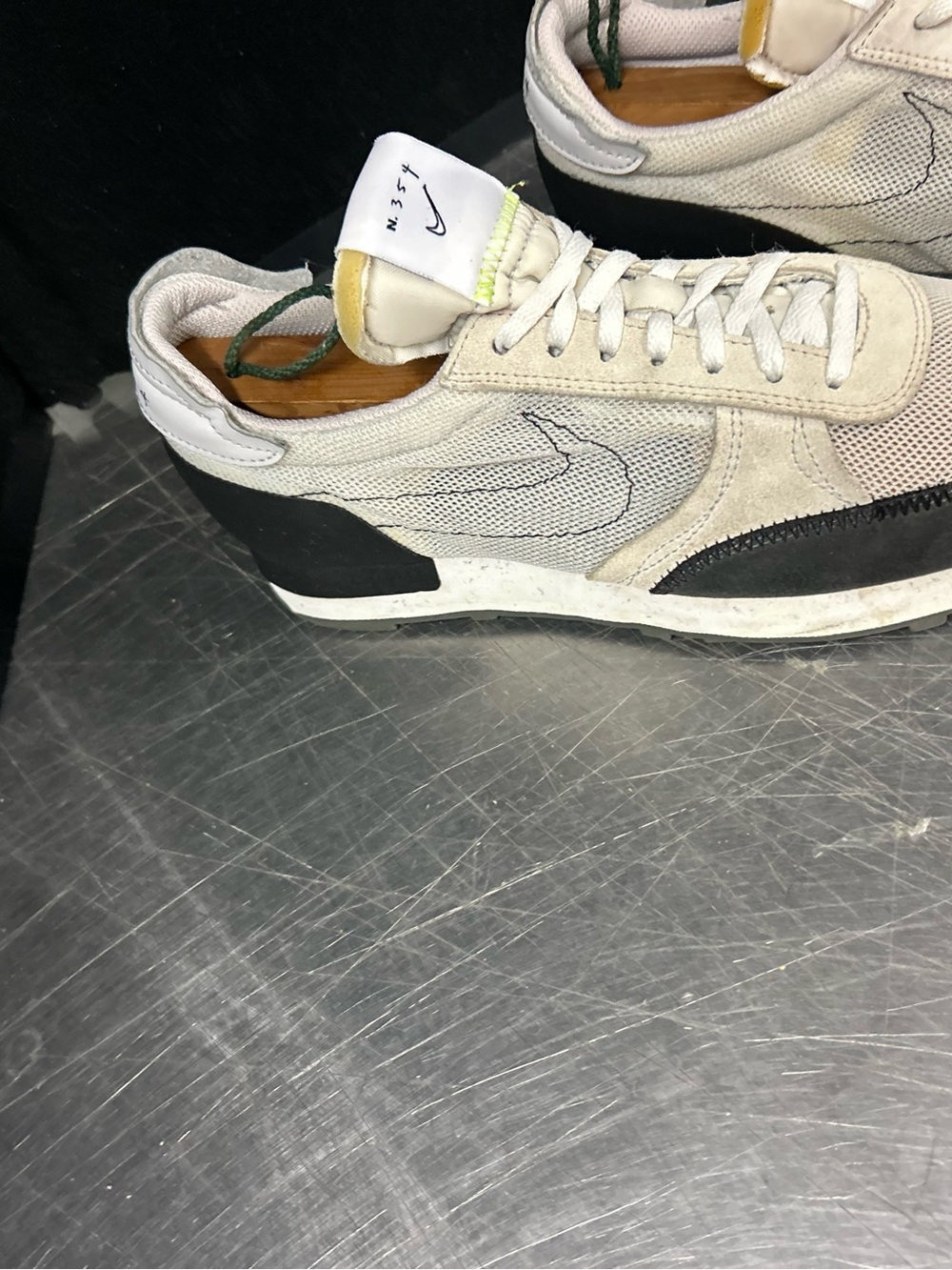 Nike Men's Beige Black Gray Retro waffle racer Runner Sneakers - Picture 5 of 11